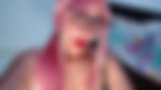 LuciaTomson Adlı Modelin Canlı Sohbet Odası