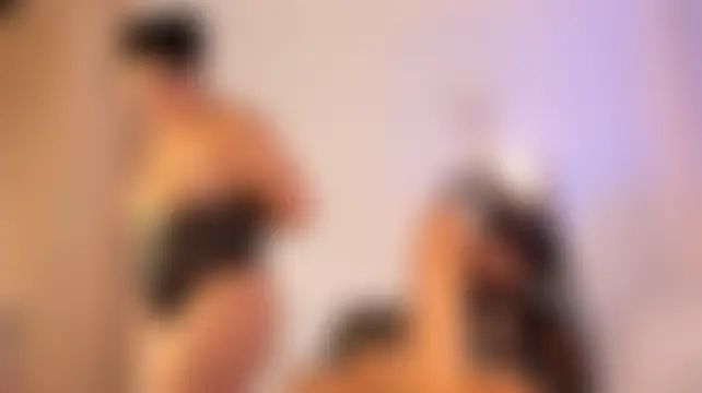 חדר צ'אט בשידור חי של miaa_daniels