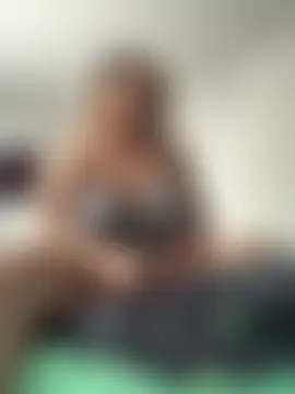 MikyVesela Live Chatraum