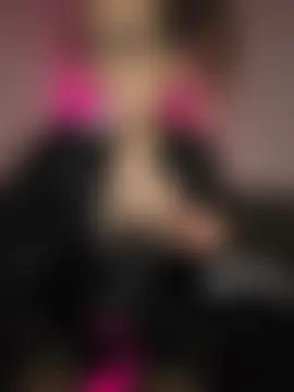 Jade_Emeraud Adlı Modelin Canlı Sohbet Odası