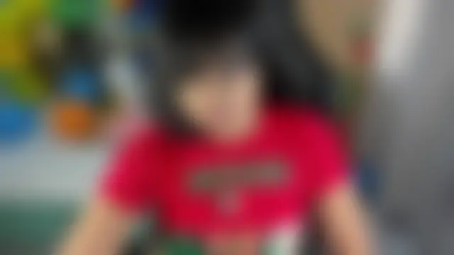 Lili_16 élő chatszobája
