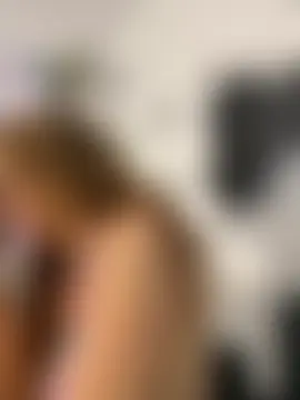 AnnikaRose's Live Chat Room