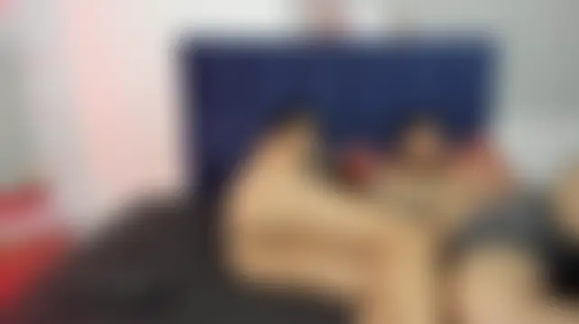 Sala de chat en directo de Ari_and_loggan