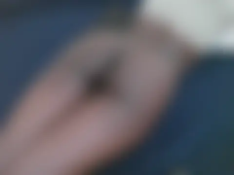 lella-0's Live Chat Room