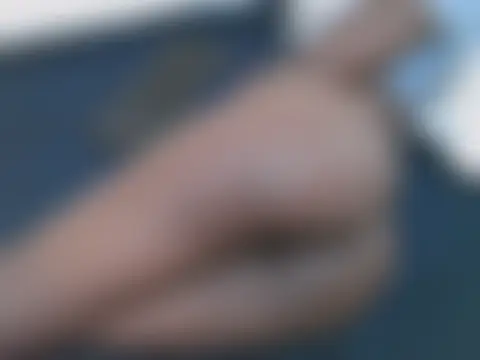 lella-0's Live Chat Room