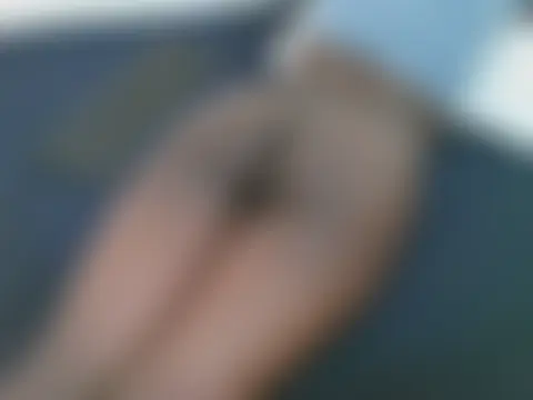 lella-0's Live Chat Room