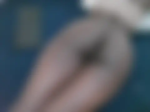 lella-0's Live Chat Room