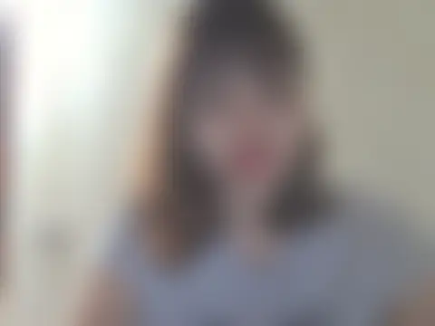 Angela-Eira – Naživo chatovacia miestnosť