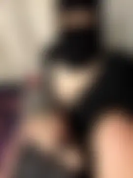 -Soror Adlı Modelin Canlı Sohbet Odası