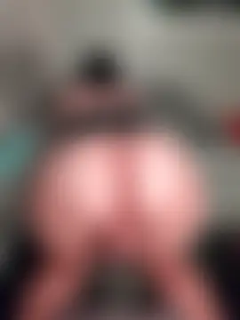 -Soror Adlı Modelin Canlı Sohbet Odası