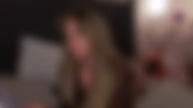 חדר צ'אט בשידור חי של LoraineLuff