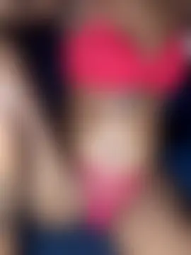 Meninaveneno26's Live Chat Room