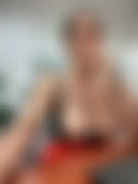 YourQueen18 Live Sex Cam-Show