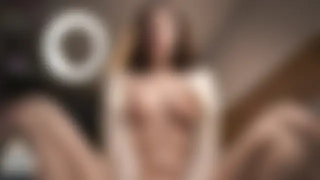 LoraDevon Adlı Modelin Canlı Seks Kamerası Şovu