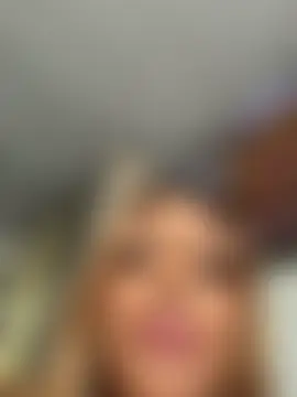 Iam-Sharifa লাইভ চ্যাট রুম