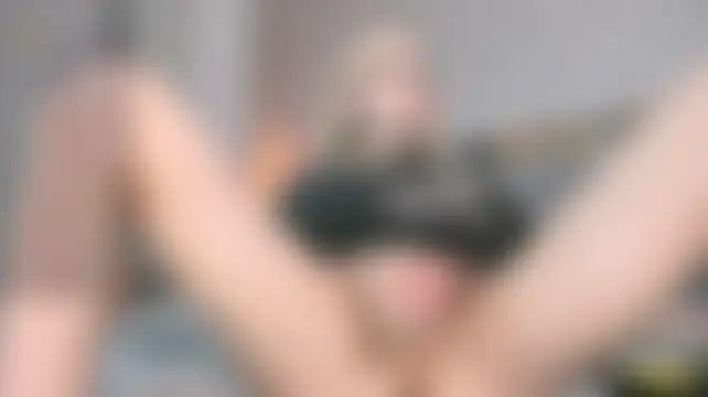 Show modela Shiny_Jennifer na web-kameri
