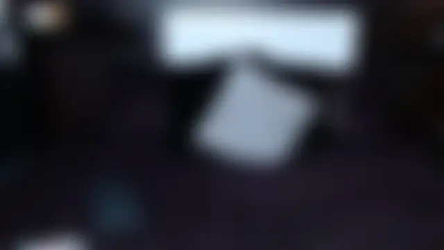 Liiamthompson élő chatszobája