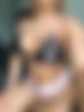 Alyssa_76's Live Chat Room