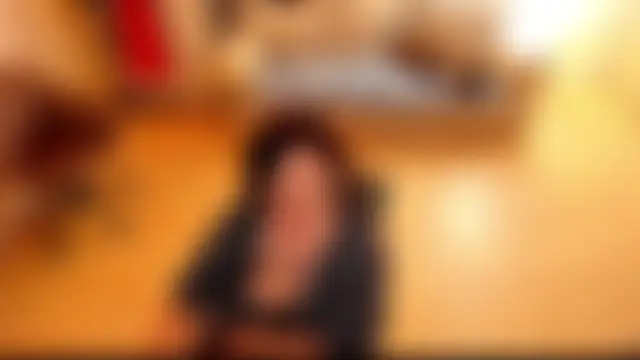 Squirt_Kimm – Naživo chatovacia miestnosť