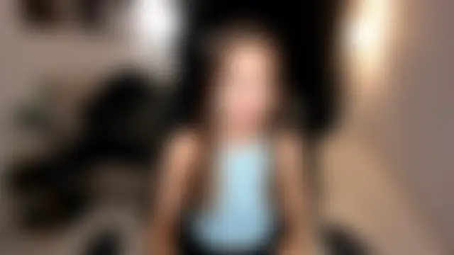 EllaCurtis élő chatszobája