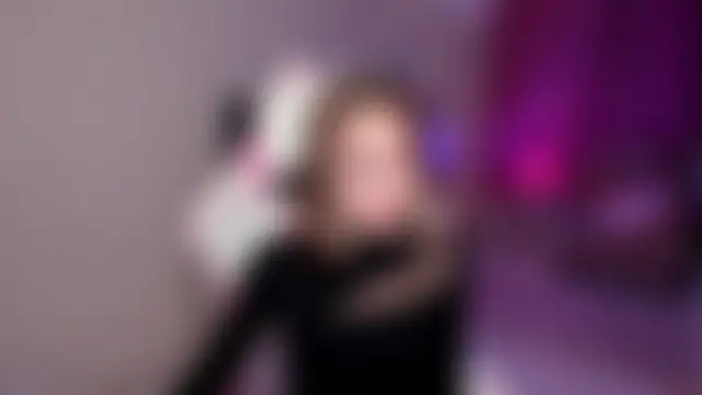 EllaCurtis Live chatroom