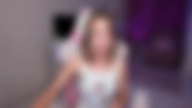 Chat soba uživo modela EllaCurtis