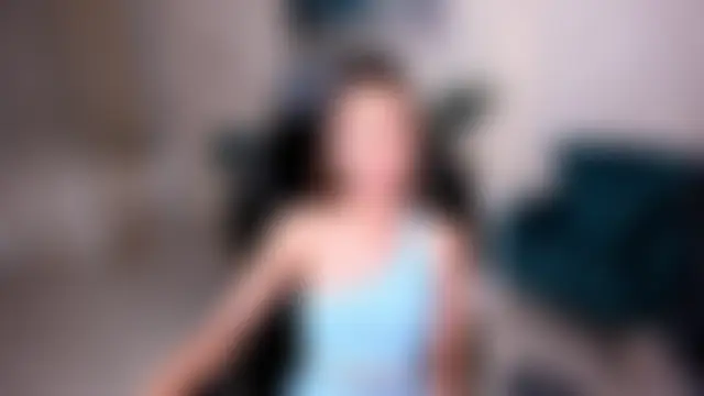 Chat soba uživo modela EllaCurtis