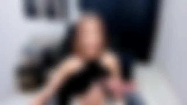 EllaCurtis 现场聊天室