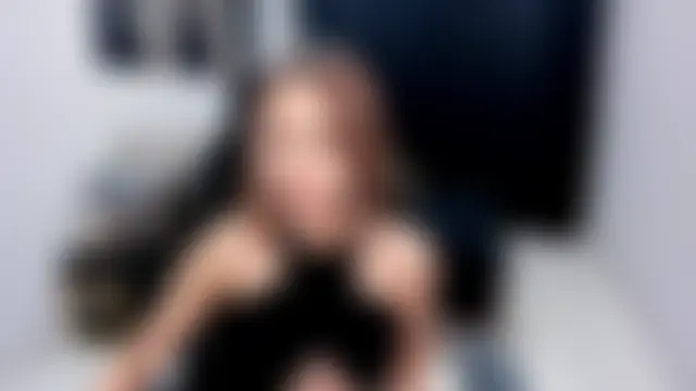 Živá chatovací místnost EllaCurtis