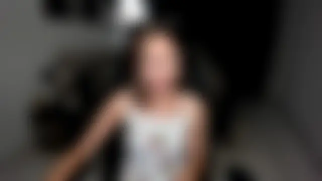 Онлайн чат EllaCurtis