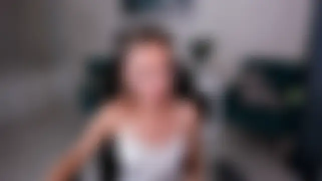EllaCurtis Adlı Modelin Canlı Sohbet Odası