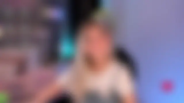 غرفة دردشة Arinextdoor المباشرة