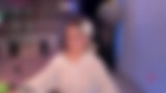 Arinextdoor élő chatszobája