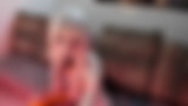 Seks show uživo modela sourcherryes na kameri