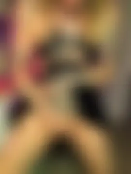 sarahpearlx's Live Chat Room