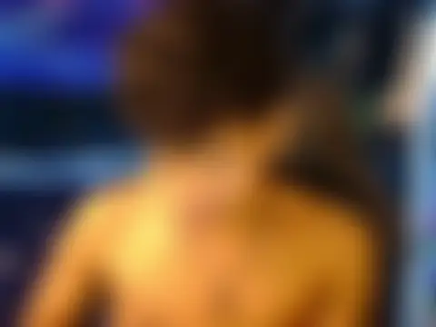hugekenbigcock: διαδικτυακό σόου στην κάμερα