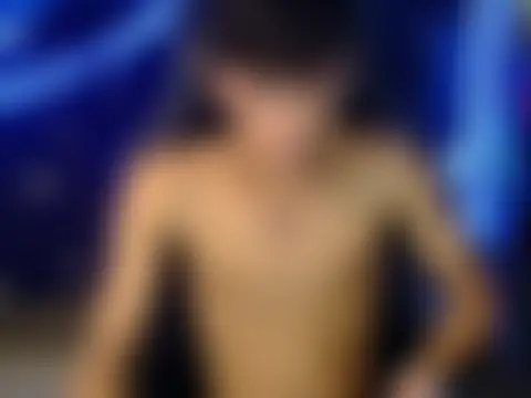 Show modela hugekenbigcock na web-kameri