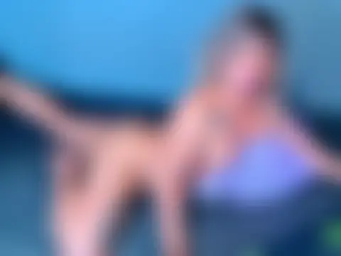 HotAbby_Stare69 Show in webcam