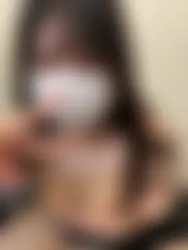 Re___yuina élő chatszobája