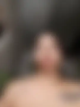 Rous-squir Adlı Modelin Canlı Sohbet Odası