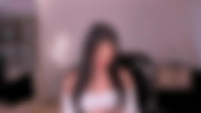 MiaLaurence's Live Chat Room