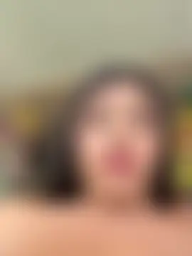 Chat soba uživo modela Isaa-Sweet