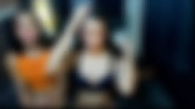 bellamoonlightX: διαδικτυακό σόου στην κάμερα