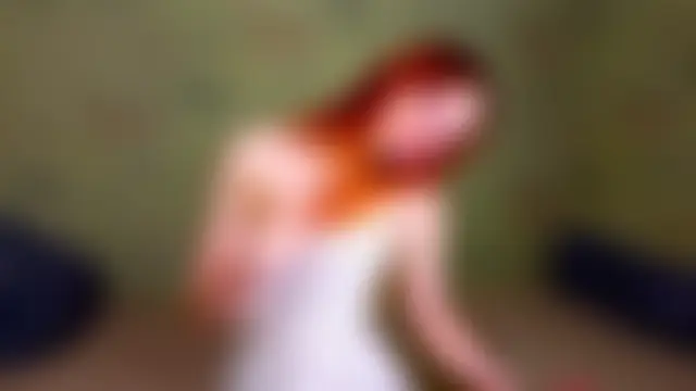 emi_less – Naživo chatovacia miestnosť