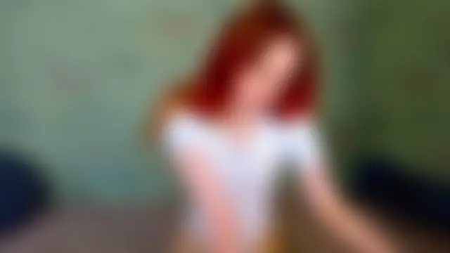 emi_less – Naživo chatovacia miestnosť