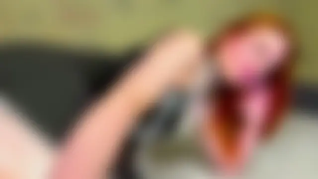 emi_less Live Chatraum