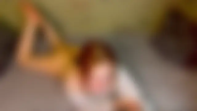 emi_less লাইভ চ্যাট রুম