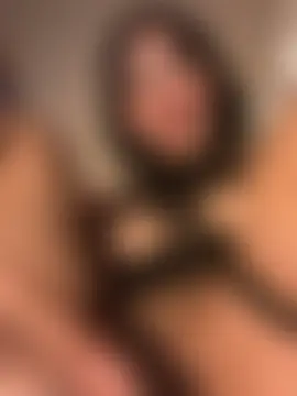 ela_petit লাইভ চ্যাট রুম
