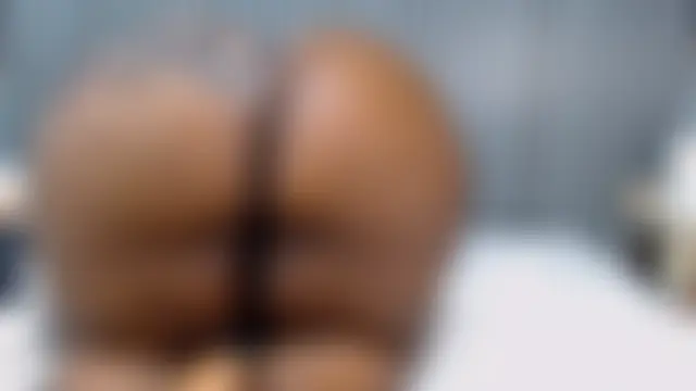 ROYALASS25 live-chat rom