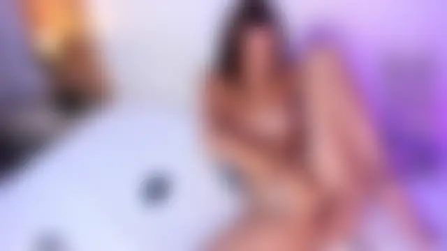 EmmiHops' Webcam Show